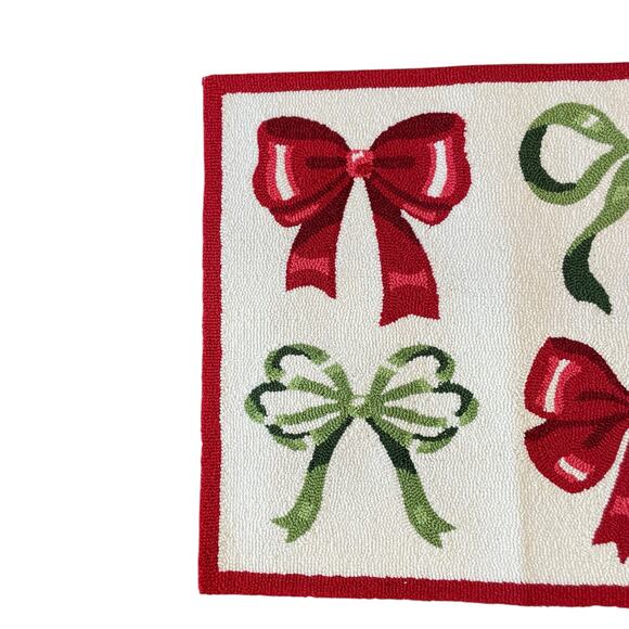 Loloi BOWS Hooked Holiday Rug 27x45 Red Green White Christmas Decor New - Picture 6 of 10